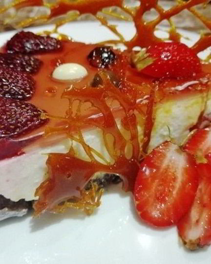 Рецепт чизкейка без выпечки с клубникой