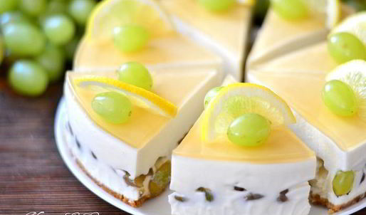 чизкейк с белым вином и виноградом