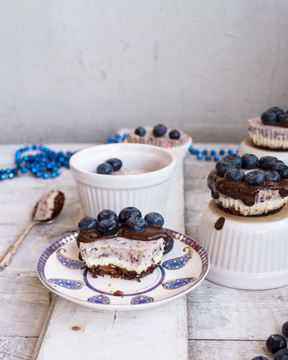 Чизкейки с лавандой и голубикой