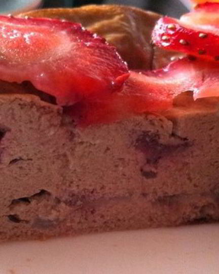 Рецепт шоколадного чизкейка с клубникой