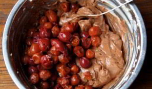 шоколадный чизкейк с вишней