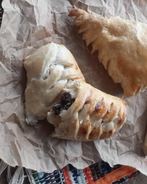 Домашняя выпечка с приваренной ягодой