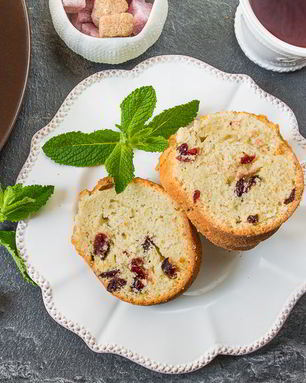 Кекс на шампанском с сушеной клюквой