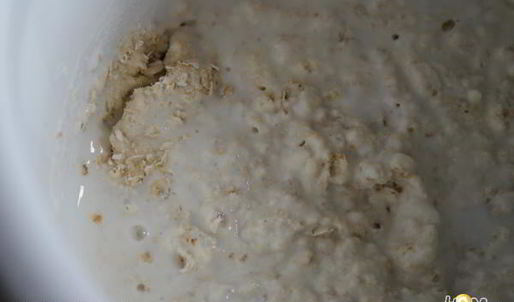 кекс с брусникой и овсяными хлопьями