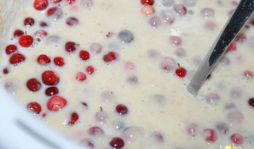 кекс с брусникой и овсяными хлопьями