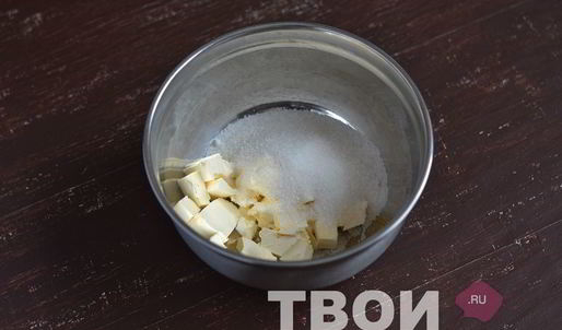 кекс с карамелизированными яблоками