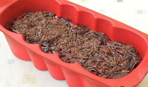 кекс с кизилом на сгущенке