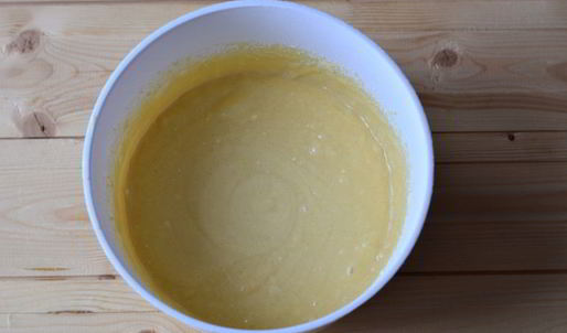 кекс сметанный с черной смородиной