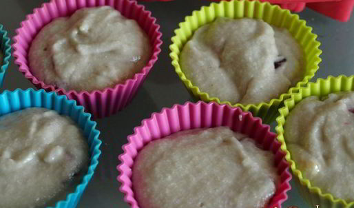 кексы из манки с вишней и сабайоном