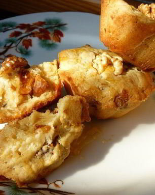 Медовые кексы с грецкими орехами, инжиром и бананами