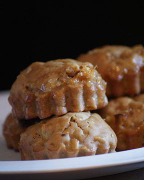 Мини-кексы с белым шоколадом и орешками