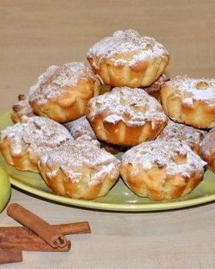 Рецепт нежных яблочных кексов с корицей