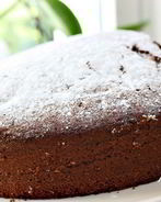 Орехово-шоколадный кекс с корицей и гвоздикой