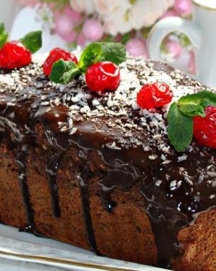 Постный свекольный кекс с вишней