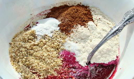 постный свекольный кекс с вишней