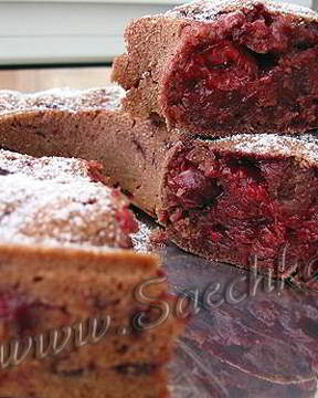 Постный вишнево-шоколадный кекс