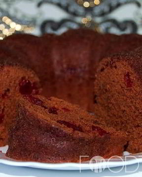 Шоколадный кекс с вишней