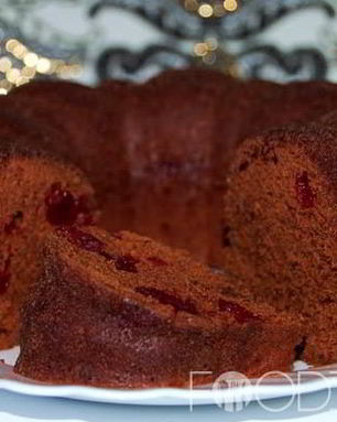 Шоколадный кекс с вишней