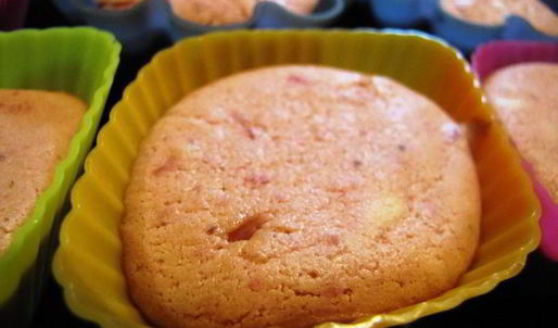 творожно-клубничные кексы с клубничным конфитюром