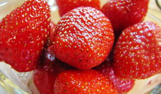 творожно-клубничные кексы с клубничным конфитюром