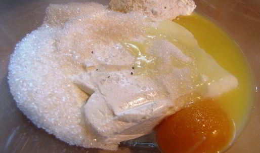 творожно-клубничные кексы с клубничным конфитюром