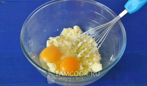 творожные кексы с изюмом