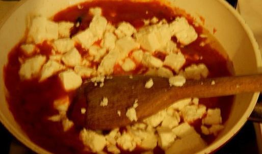 закусочный сырный кекс с томатами и базиликом