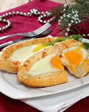 Хачапури по аджарски с творогом