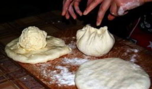 хачапури с сыром и яйцом