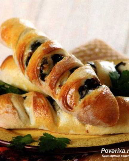 Рецепт домашнего хлеба с беконом, маслинами и оливками