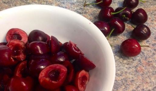 галеты с черешней и горьким шоколадом