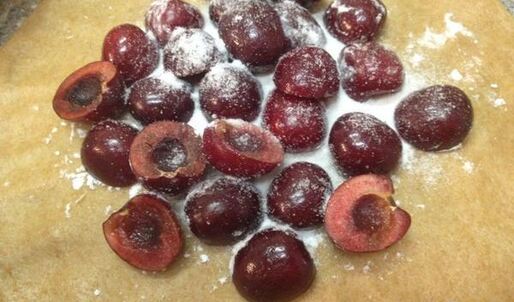 галеты с черешней и горьким шоколадом