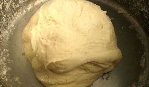 хлеб с белым изюмом