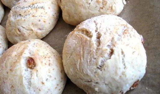 хлеб с белым изюмом