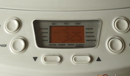 хлеб с луком и паприкой в хлебопечке