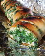 Хлеб с травами и чесноком