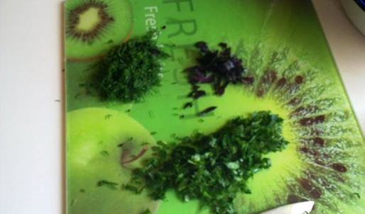 хлеб с травами и чесноком