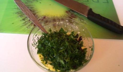 хлеб с травами и чесноком