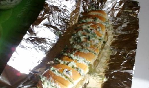 хлеб с травами и чесноком