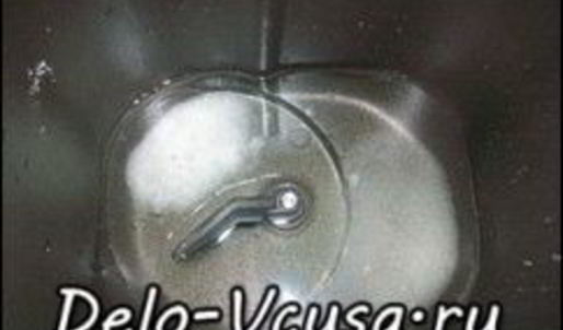 луковый белый хлеб в хлебопечке