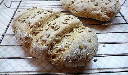 манный хлеб с семенами подсолнечника