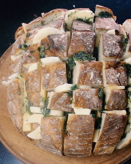 Рецепт закусочного хлеба с сыром и зеленью