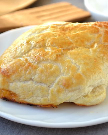 Рецепт конвертиков из слоеного теста с начинкой