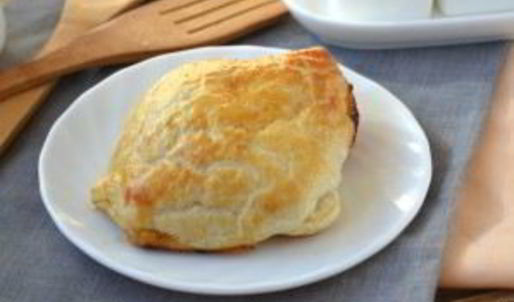 конвертики из слоеного теста с начинкой