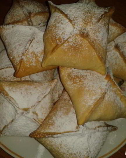 Рецепт конвертиков из слоеного теста с яблоками