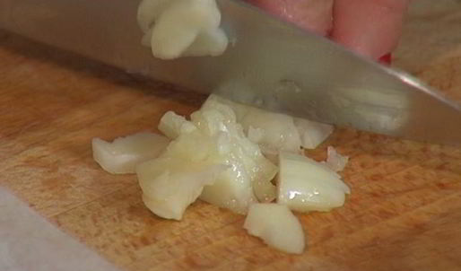 конвертики с козьим сыром, каперсами и анчоусами