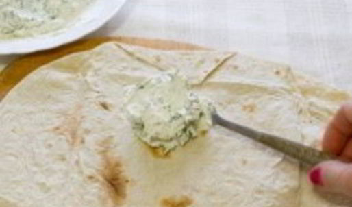 лаваш с начинкой из творога и зелени