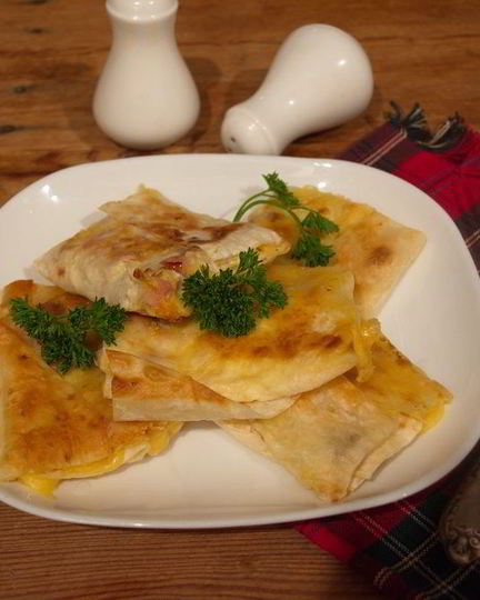 Рецепт лаваша с ветчиной и твердым сыром