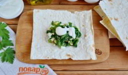 лаваш с яйцом и шпинатом