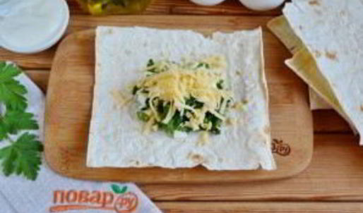 лаваш с яйцом и шпинатом